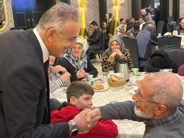 iftar soframızda kıymetli büyüklerimizle bir araya geldik.
