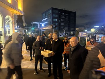 Yukarı Dudullu  Mahallesi - Keyap Camii teravih namazı sonrası lokum ikramında bulunduk.