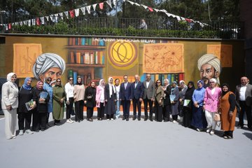 Bilim ve teknolojiye ilgi duyan başta gençlerimiz olmak üzere herkesin faydalanabileceği bu anlamlı merkeze tüm komşularımızı davet ediyorum.