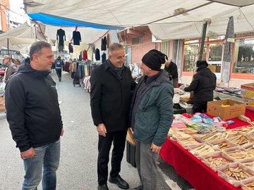 “İlçe Başkanımız Salim Çetinkaya Adem Yavuz Semt Pazarı’nda Esnaflarımızla Buluştu”