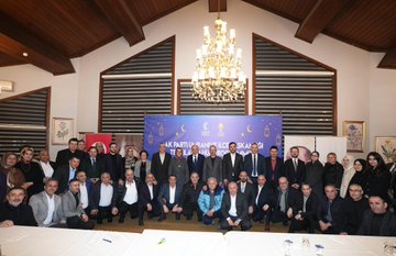 Ramazan’ın manevi ikliminde teşkilat mensuplarımızla birlik ve beraberliğimizi pekiştirdiğimiz bu güzel sahur programımıza katılımları için Değerli Bakanımıza, kıymetli İl Başkanımıza teşekkür ediyorum.