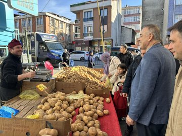 Hal hatır sorduk, bereketli alışverişler diledik.