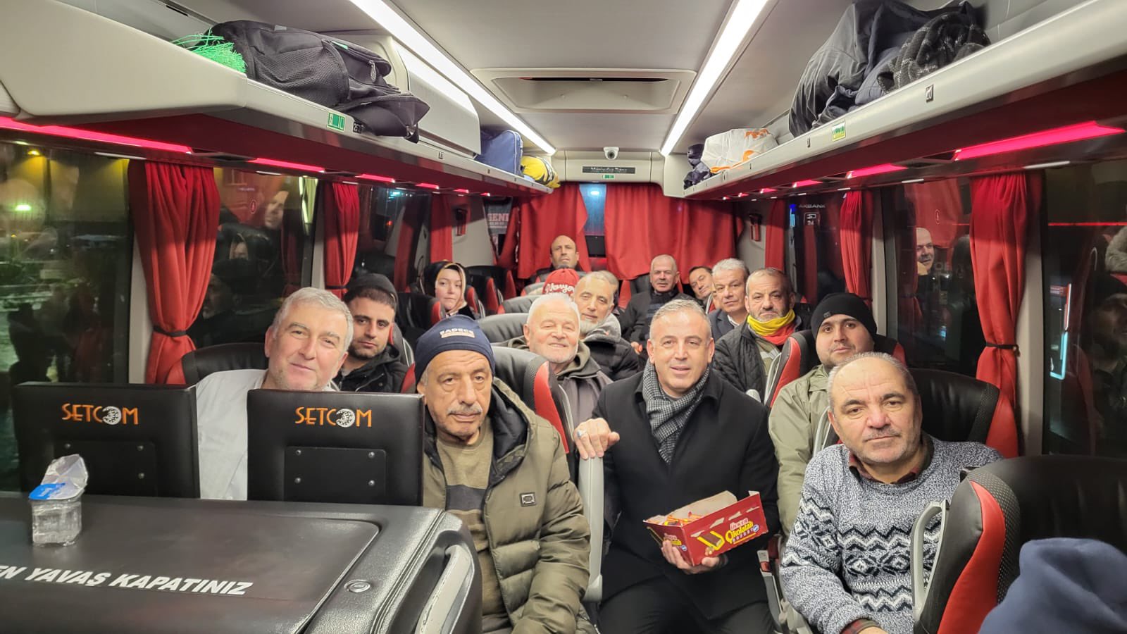 Genel Başkanımız, Cumhurbaşkanımız  @rterdogan ’ın teşrifleriyle gerçekleşecek, AK Parti 8. Olağan Büyük Kongremiz için Ümraniye'den yola çıkan tüm teşkilat mensuplarımıza kazasız belasız hayırlı yolculuklar diliyorum.