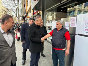 Alemdağ Caddesi Birlik ve beraberliğimizi büyüten bu güzel sohbetler için tüm esnaf kardeşlerimize teşekkür ediyor, hayırlı ve bereketli kazançlar diliyorum.