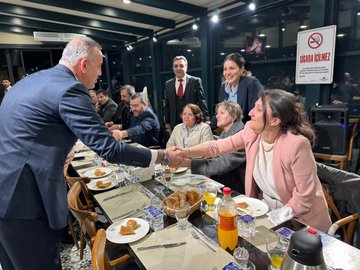 İlçe Seçim İşleri Başkanlığımızın düzenlediği kıymetli avukatlarımızla iftar sofrasında bir araya geldik.