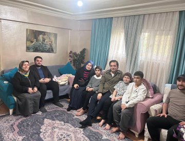 “35 Mahalle Teşkilatımızla Sahada: Cami Cemaati, Esnaf ve Komşularımızla Bir Aradayız!”