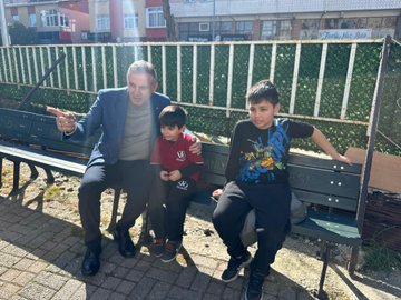 Cadde cadde, sokak sokak dolaşmak bizi yormaz. Yeter ki kazandığımız gönüller olsun…